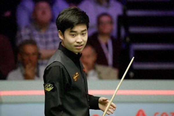 牛掌柜 英国公开赛, 斯佳辉重大失误, 惨遭一轮游, 赵心童0-2业余选手