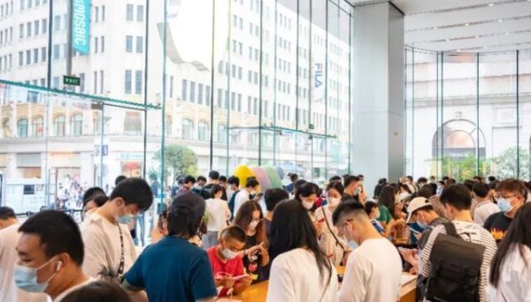 策略资本 iPhone或跳过19直接发布20系列